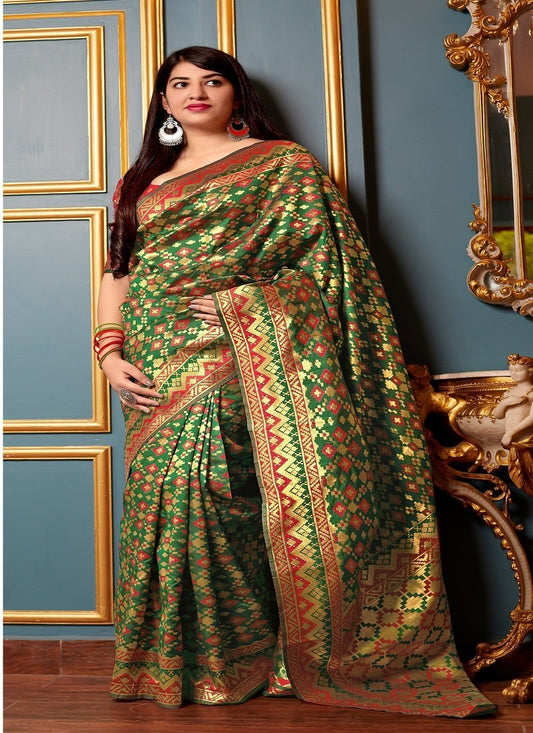 Women's Mandakini Banarasi Silk Woven Traditional Saree 1