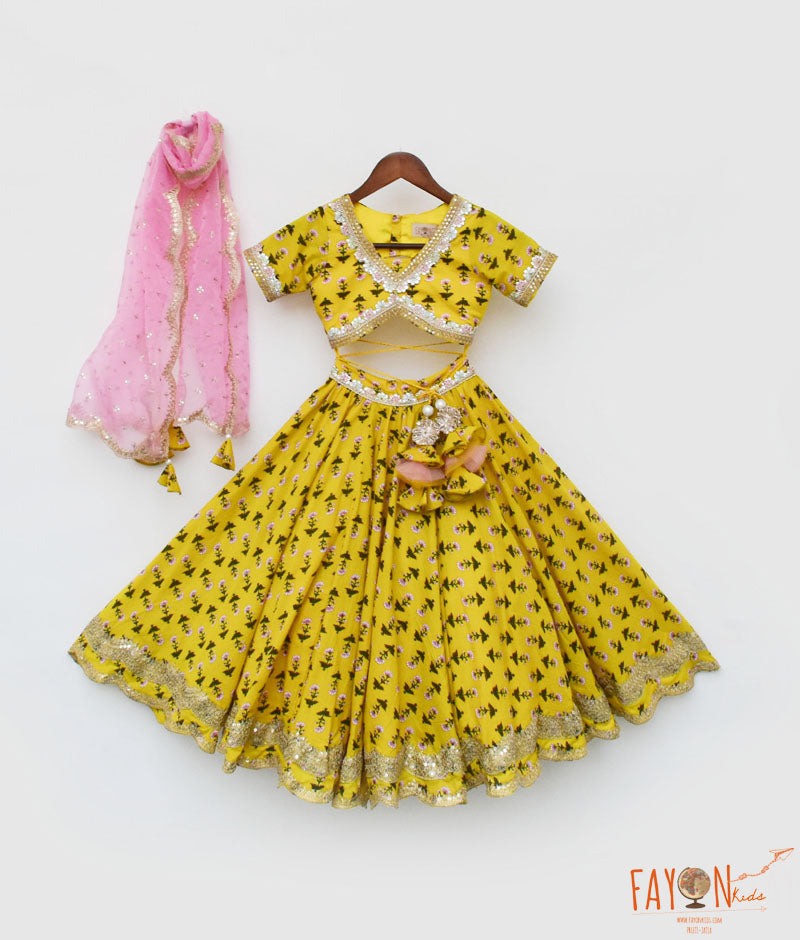 Girl's Yellow Printed Lehenga Choli And Organza Dupatta