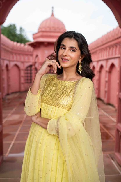 Women's Light Yellow Nayra Kurta Set - Label Shaurya Sanadhya