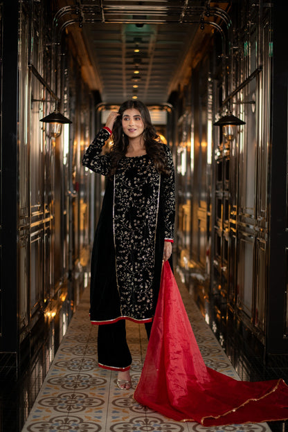 Women's Velvet Black Pannel Kurta Set - Label Shaurya Sanadhya