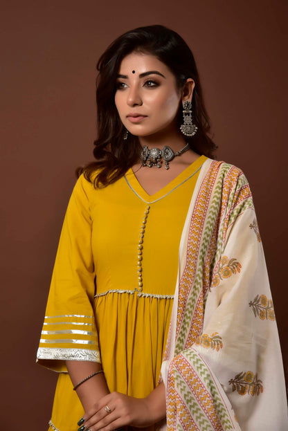 Women's Parzia Haldi Suit Set