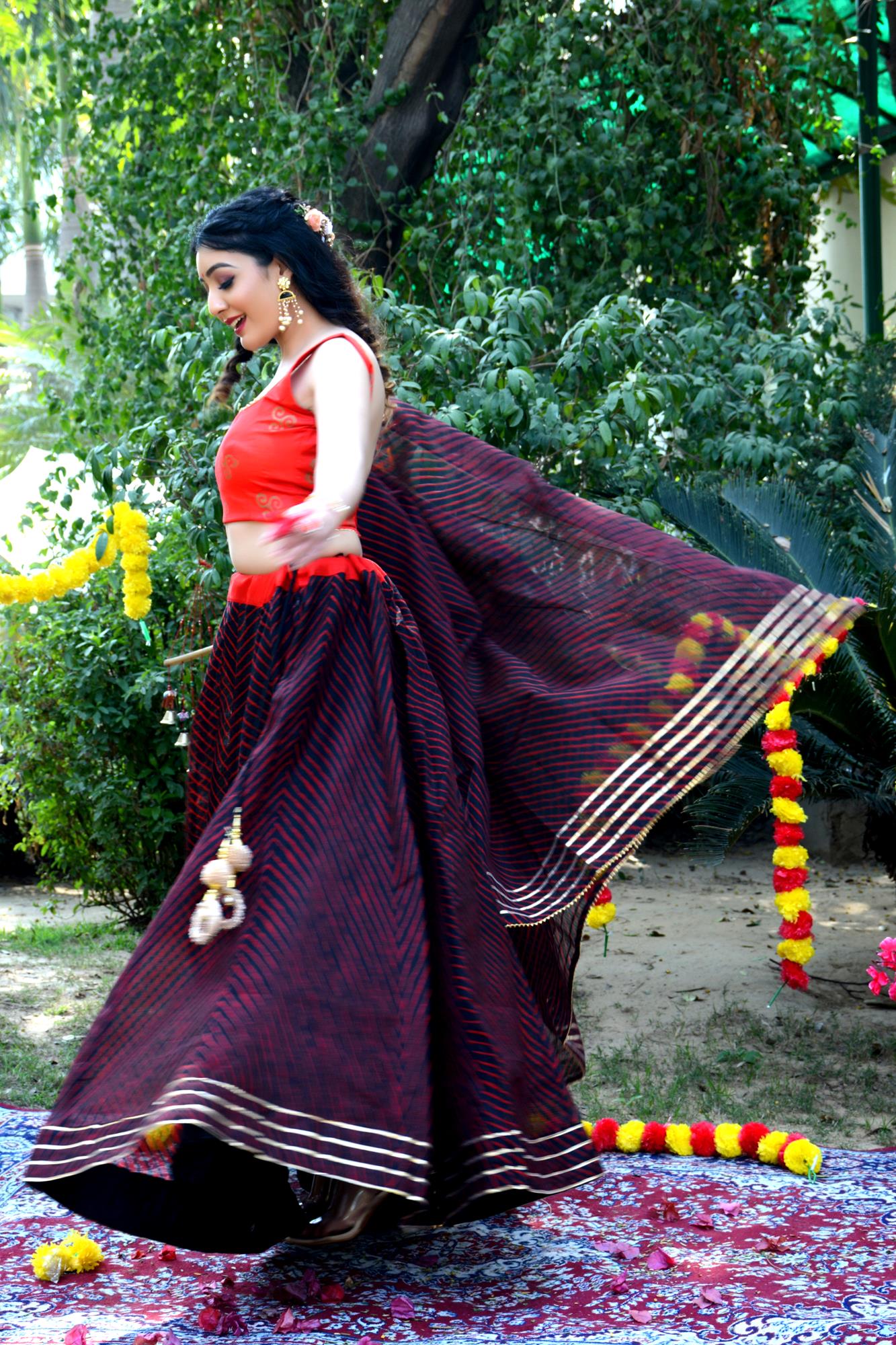 Women's Black Striped Lehenga & Dupatta with Unstitched Blouse