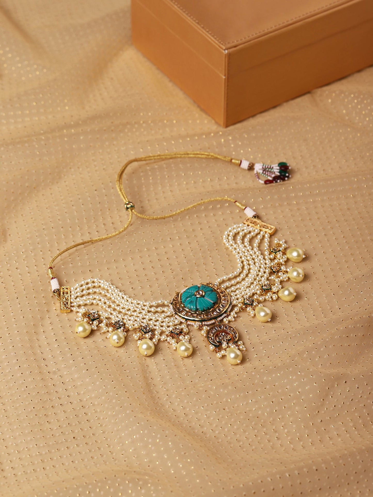 Women's Kundan Neckpiece