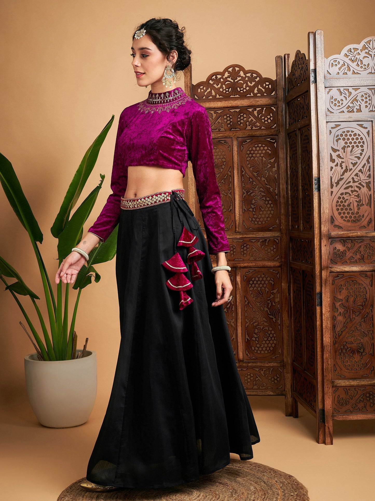 Women's Black Solid Skirt With Fuchsia Velvet Crop Top