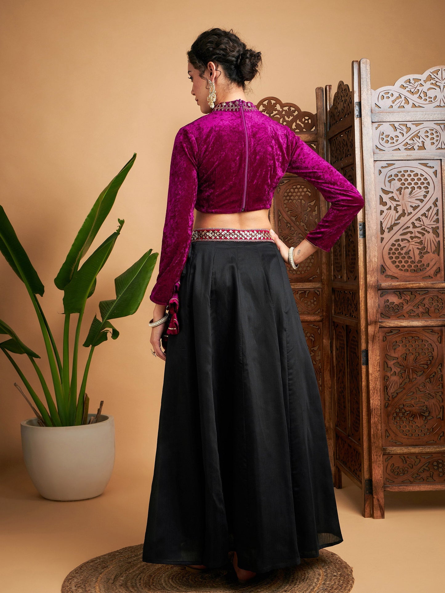 Women's Black Solid Skirt With Fuchsia Velvet Crop Top