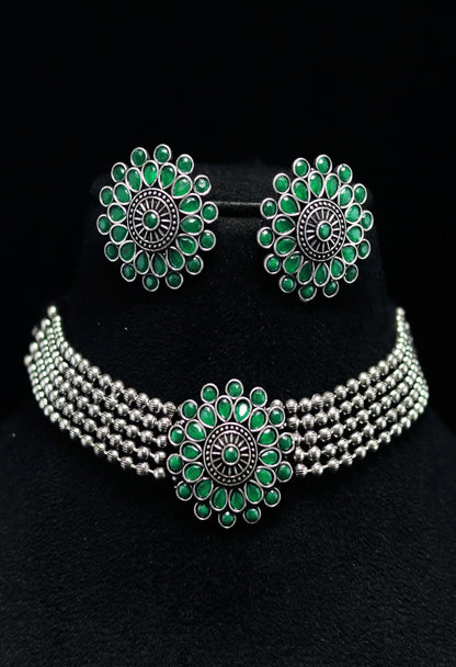 Women's Oxidised Silver-Plated Brass Finish Kundan Choker (Green)