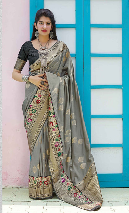 Women's Banarasi silk Woven Designer Saree1