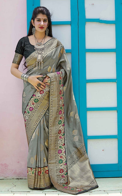 Women's Banarasi silk Woven Designer Saree1