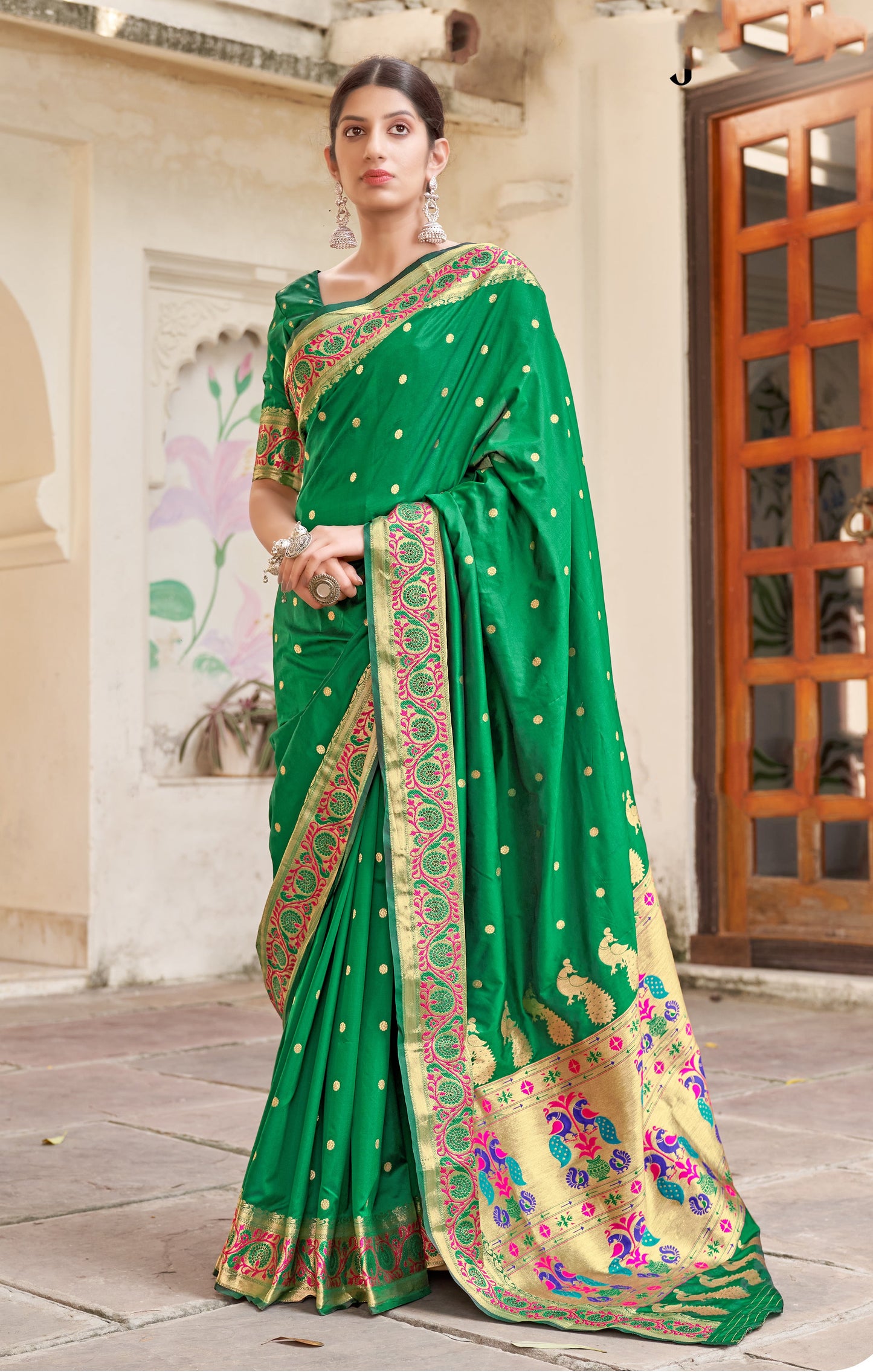 Women's Green Weaving Traditional Banarasi Saree  Fashion