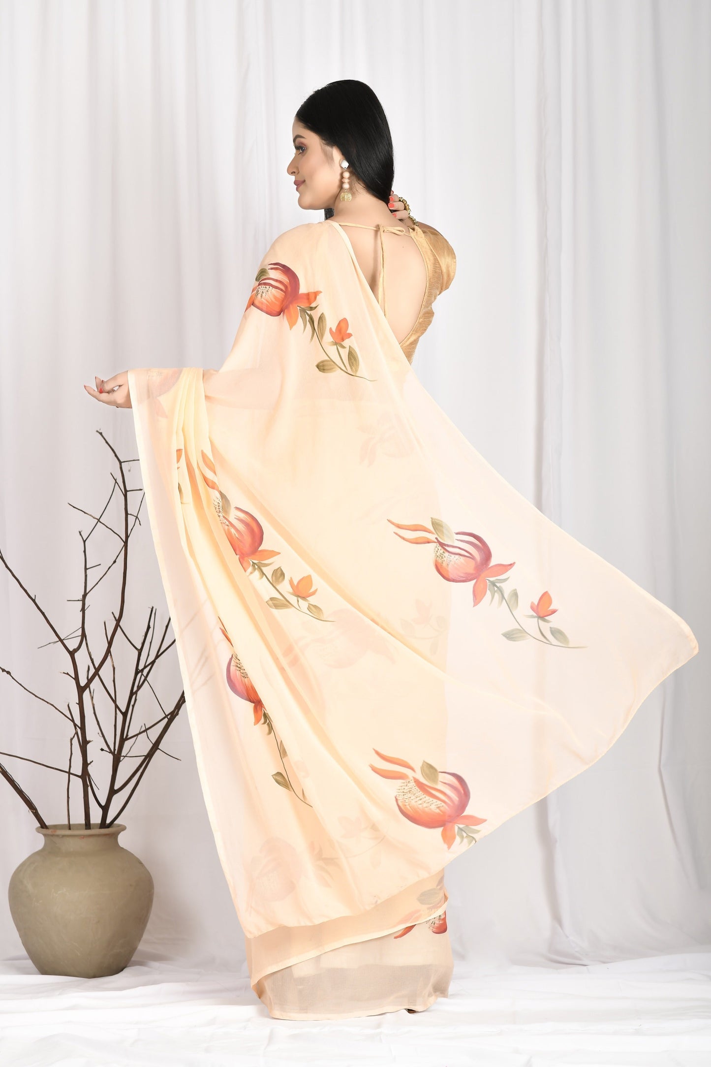 Women's Hand Painted Peach Saree With All-Over Vegetable Dyes With Blouse