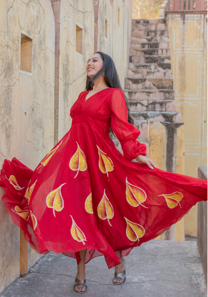 Women's Banno Hand Painted Bell Sleeves Red Gown