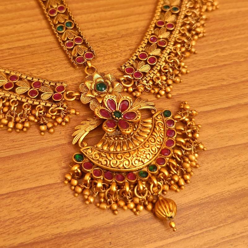 Women's Multicolour Bridal Look Ruby & Emerald Maang Tikka