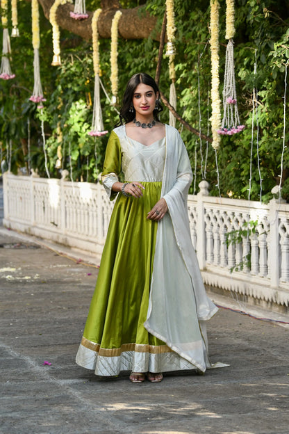 Women's White And Green Anarkali Gown- (2Pcs)