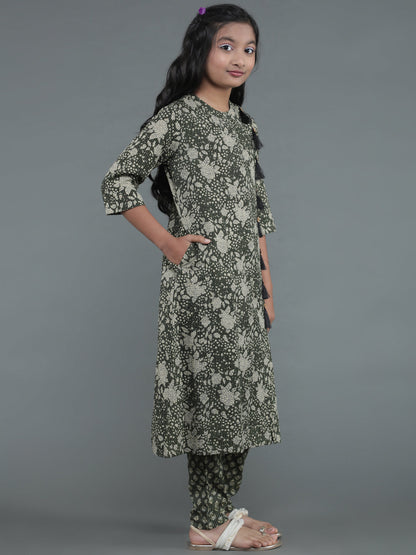 Girl's Green Floral Print Kantha Work Kurta With Pant