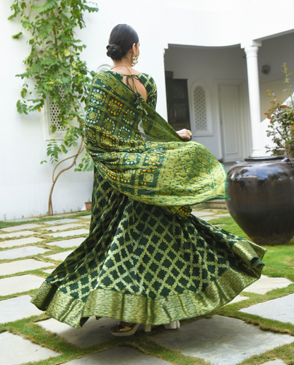 Women's Banarsi Green Bandhani Lehenga 3(Pc)