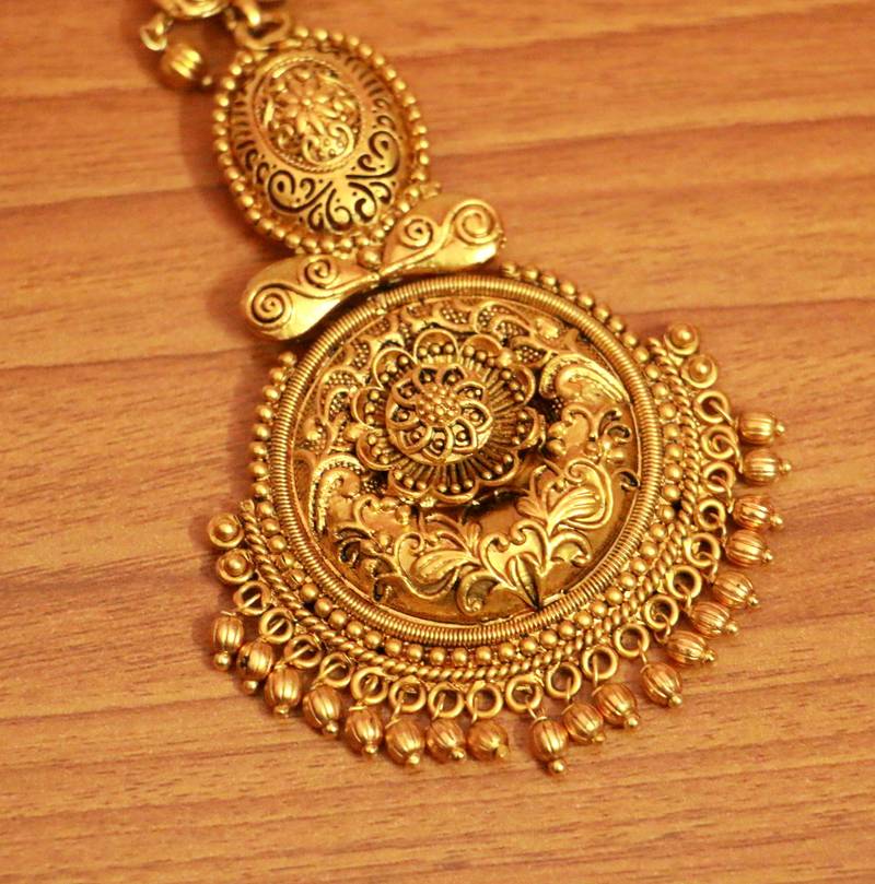 Women's Gold Look Antique Wedding Maang Tikka