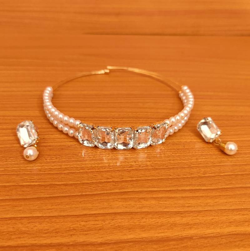 Women'S Pearl Cz Studded Choker Necklace Set / Hairband