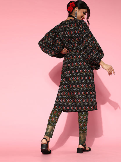 Women's Black Patola Print Kurta With Pant