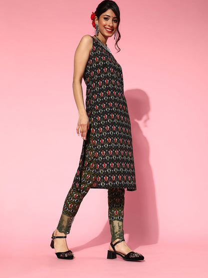 Women's Black Patola Print Kurta With Pant