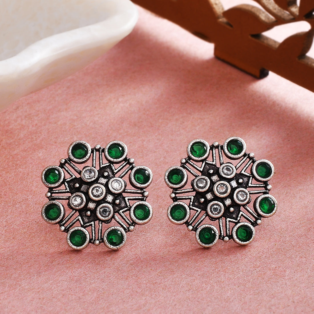 Women's Abharan Green Round Cut Stones Stud Earrings