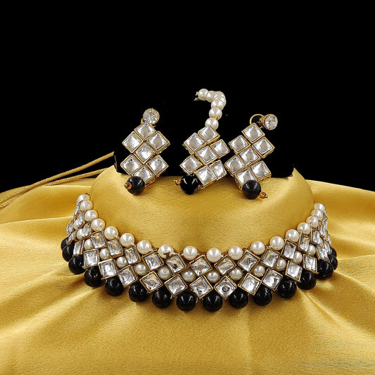 Women's Stylish Kundan And Black Choker Set