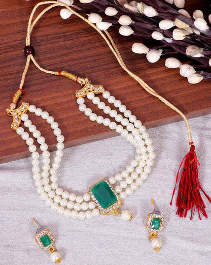 Women's Attractive White Pearls With Green Stone Choker