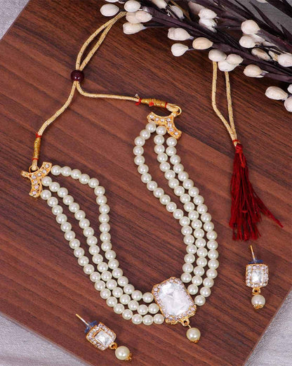 Women's Attractive White Pearls With White Stone Choker