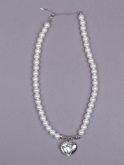 Women's Exquisite Pearl Necklace With A Heart Shape Pendant - Odette