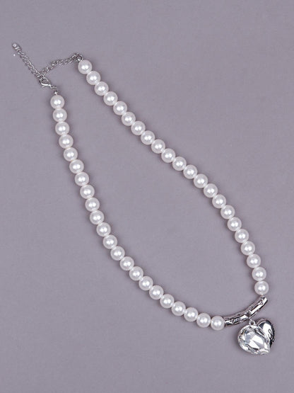 Women's Exquisite Pearl Necklace With A Heart Shape Pendant - Odette