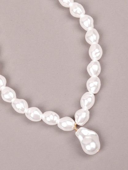 Women's The Classic Pendant Pearl Necklace - Odette